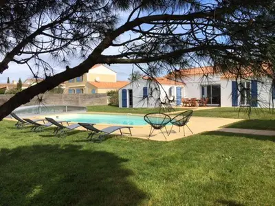 Piscine de l'établissement Gite avec piscine privative ou située à proximité