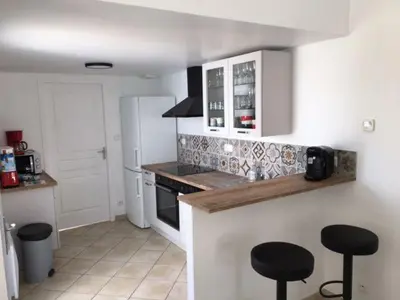 Cuisine ou kitchenette dans l'établissement Gite avec piscine privative
