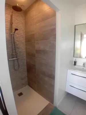 Salle de bains dans l'établissement Chez Maryline