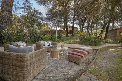 Jardin de l'établissement Villa avec jacuzzi - 15 pers. à 350m de la plage