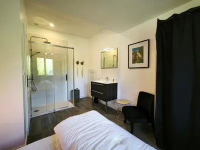 Salle de bains dans l'établissement Beau-Rivage, Villa 6 personnes, plage à 200m