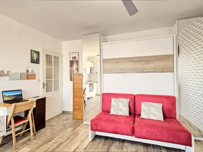 Télévision ou salle de divertissement dans l'établissement Apartment Charme de Villès Martin by Interhome