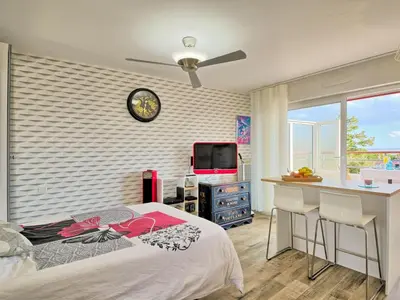 Télévision ou salle de divertissement dans l'établissement Apartment Charme de Villès Martin by Interhome