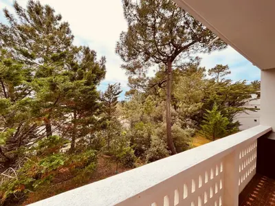 Balcon ou terrasse dans l'établissement Appartement pinède et océan