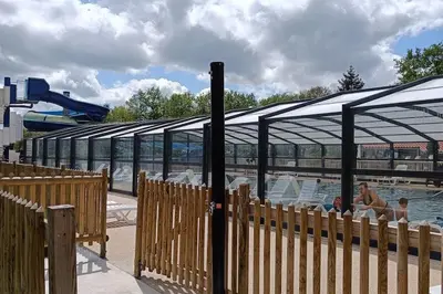 Piscine de l'établissement Mobilhome climatisé 3 chambres à 30 min du Puy du F et de Nantes ou située à proximité