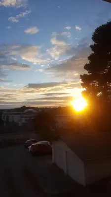 Lever ou coucher de soleil vu de l'appartement ou à proximité