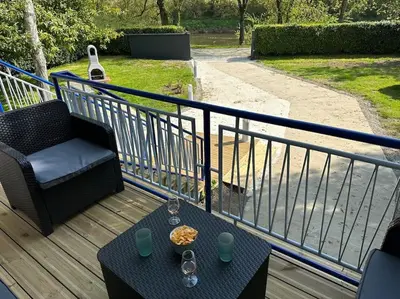 Balcon ou terrasse dans l'établissement Les hirondelles au bord de l'eau