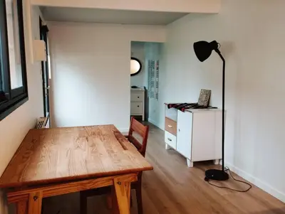 Cuisine ou kitchenette dans l'établissement Chambre indépendante avec SDB sur jardin, au calme