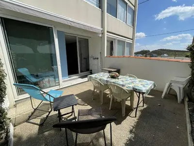 Balcon ou terrasse dans l'établissement Studio confortable avec terrasse et parking à 300m de la plage - FR-1-224C-236