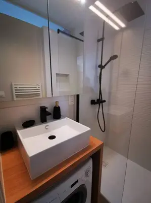 Salle de bains dans l'établissement Magnifique studio hyper centre Nantes Graslin