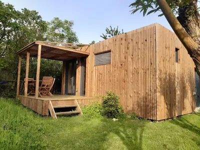 Jardin de l'établissement Studio en bois à 20mn du Puy du Fou avec grand jardin