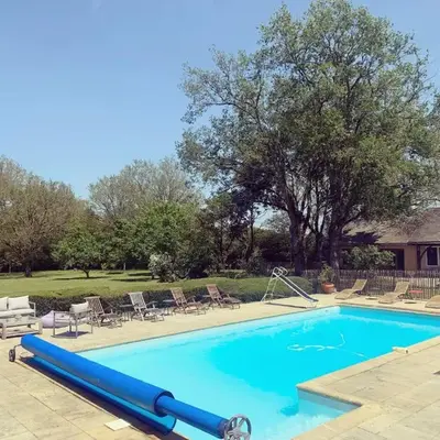 Hors Cadre/villa avec piscine