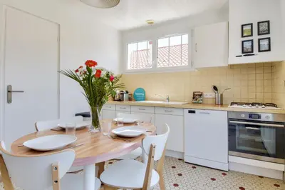 Cuisine ou kitchenette dans l'établissement Maison pour 5 entre plage et forêt