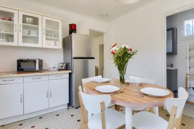 Cuisine ou kitchenette dans l'établissement Maison pour 5 entre plage et forêt