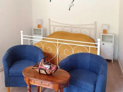 Un ou plusieurs lits dans un hébergement de l'établissement Studio charmant proche centre, terrasse privée, parking, 2km plage - Saint-Jean-de-Monts - FR-1-426-532