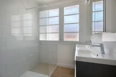 Salle de bains dans l'établissement Maison à 350m du centre de Pornic pour 6