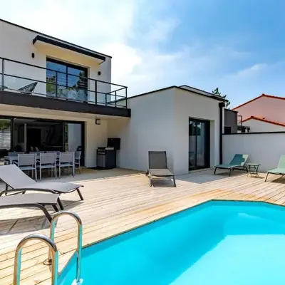 Home With Private Pool