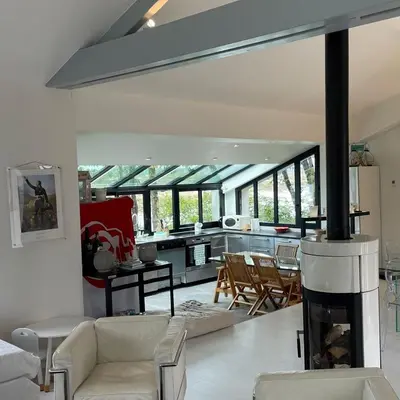 Coin salon dans l'établissement Maison en bord de rivière de mer