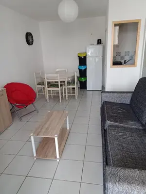 Cuisine ou kitchenette dans l'établissement APPARTEMENT BORD DE MER