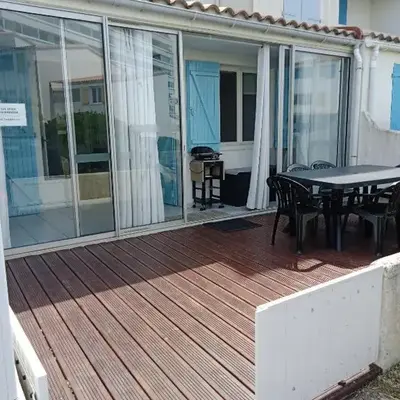 APPARTEMENT BORD DE MER