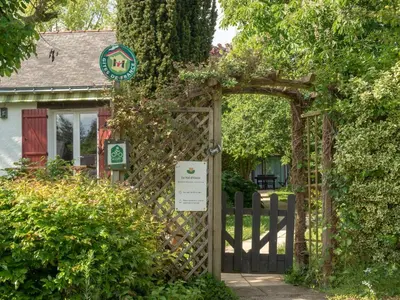 Jardin de l'établissement Chambre tout confort près du canal à Blain, accès handicapés, WiFi, TV, coin cuisine - FR-1-306-1255