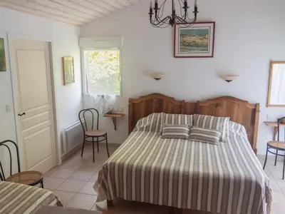 Un ou plusieurs lits dans un hébergement de l'établissement Chambre tout confort près du canal à Blain, accès handicapés, WiFi, TV, coin cuisine - FR-1-306-1255