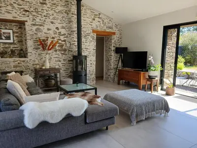 Télévision ou salle de divertissement dans l'établissement La villa du pressoir, classé 3 étoiles meublé de tourisme