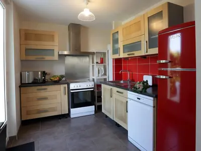 Cuisine ou kitchenette dans l'établissement Holiday Home Le Moulin Neuf by Interhome