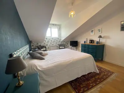 Un ou plusieurs lits dans un hébergement de l'établissement Appartement Lumineux Face Mer, 3P, Garage, Proche Plage et Commerces - Saint-Brévin-les-Pins - FR-1-364-155