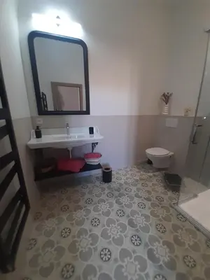 Salle de bains dans l'établissement Gîtes à L'ABBAYE