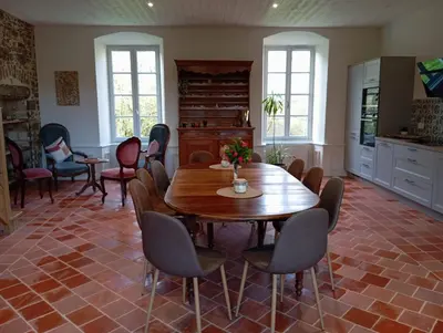 Coin salon dans l'établissement Gîtes à L'ABBAYE