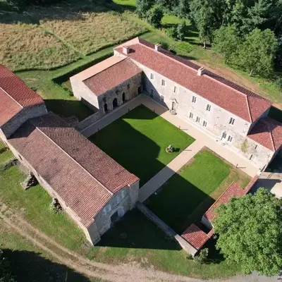 Gîtes à L'ABBAYE