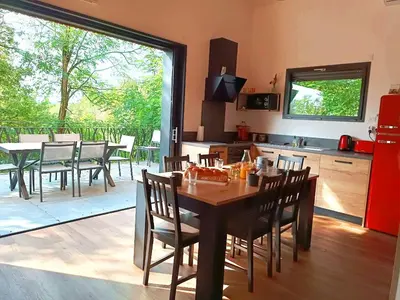 Cuisine ou kitchenette dans l'établissement Gîte la Chevêche