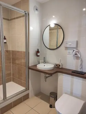 Salle de bains dans l'établissement Domaine de La Gressière