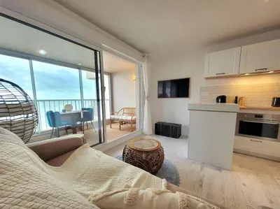 Cuisine ou kitchenette dans l'établissement Magnifique Studio 2 personnes - VUE MER 