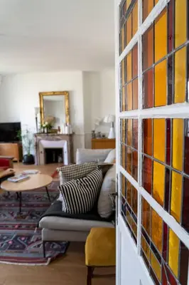 Coin salon dans l'établissement Haussmanien