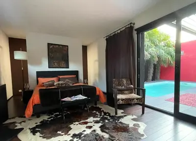 Piscine de l'établissement La Maison Courtois ou située à proximité