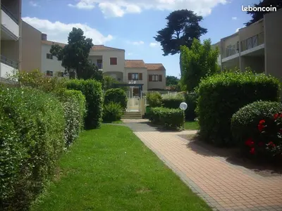 Jardin de l'établissement T2 35 m2 st jean centre