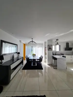 Coin salon dans l'établissement Villa Moderne et Intimiste, à Quelques Minutes de la Baie de la BAULE