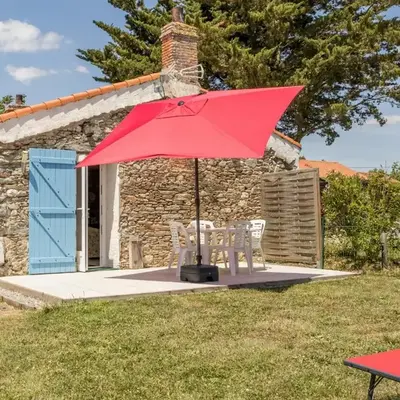 Fermette Rénovée avec Jardin Privatif et Wifi à 12km des Plages - FR-1-306-1257