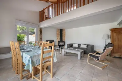 Coin salon dans l'établissement Maison 10p au calme 200m mer