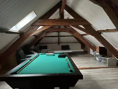 Billard dans l'établissement Logement entier près de Mauleon.8/10 personnes