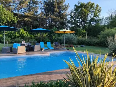 Piscine de l'établissement CHAMBRE CHAMPÊTRE ou située à proximité