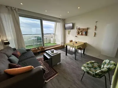 Coin salon dans l'établissement Studio cosy à 100m de la plage avec balcon et parking - Saint-Jean-de-Monts - FR-1-224C-199