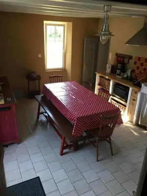 Cuisine ou kitchenette dans l'établissement Gite Le Puy Rabasteau