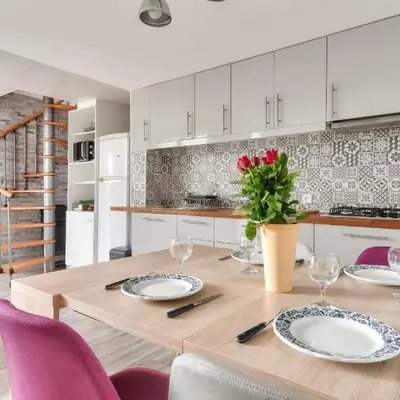 Maison pour 7 à 100m de la plage - Jardin