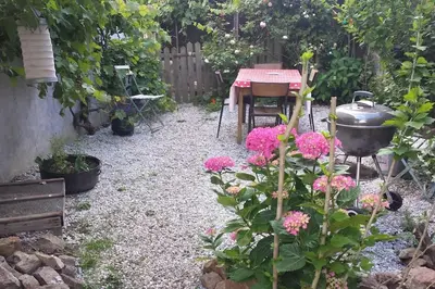 Jardin de l'établissement Maison avec jardin- Cholet - 20 mn du puy du fou