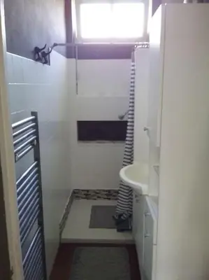 Salle de bains dans l'établissement Maison avec jardin- Cholet - 20 mn du puy du fou