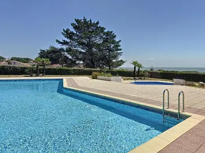 Piscine de l'établissement Holiday Home Plein Océan-1 by Interhome ou située à proximité
