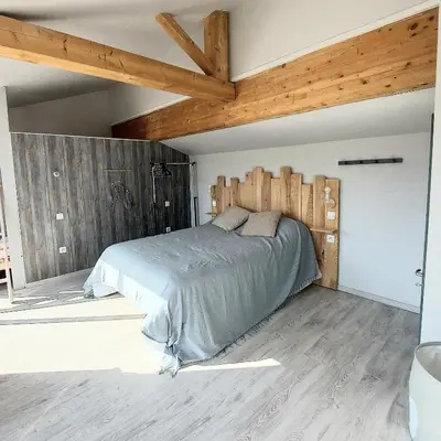 Un ou plusieurs lits dans un hébergement de l'établissement A seulement 150m plage et rue piétonne, maison 90m2, 6 personnes avec parking privé et 2 terrasses sud